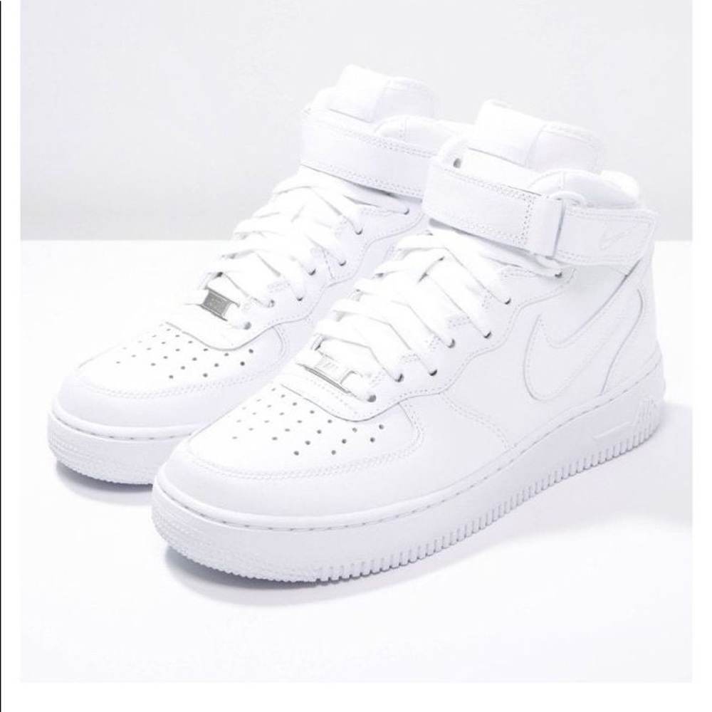 Air Force 1 Mid brand new